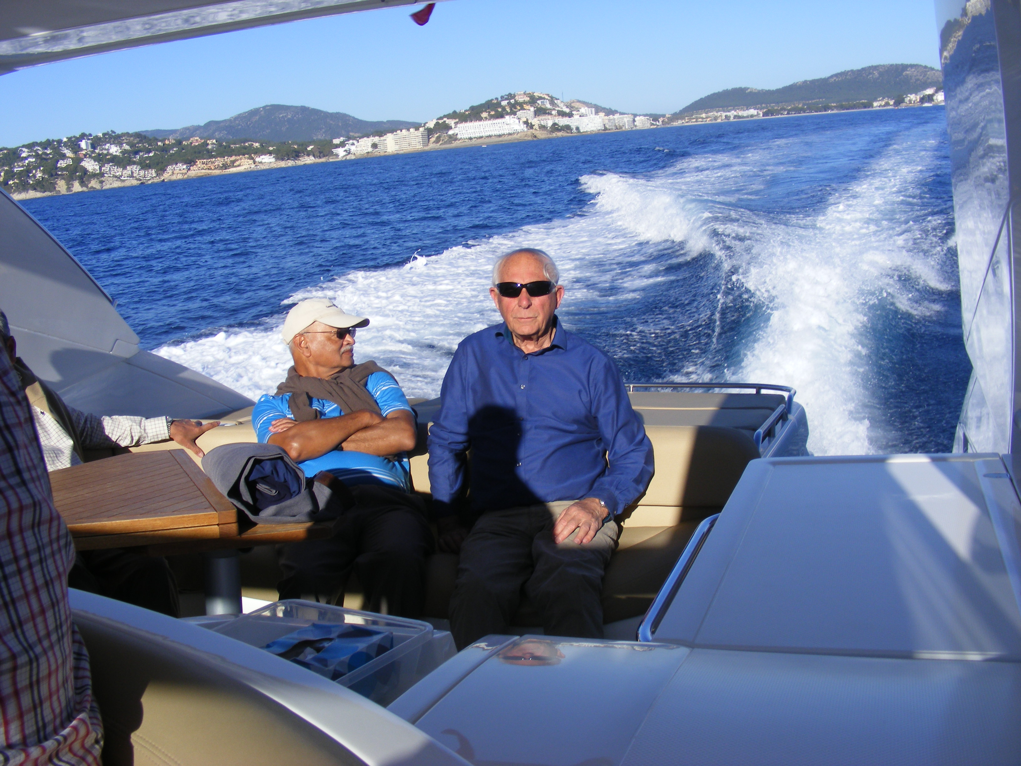 32 knots and holding on 